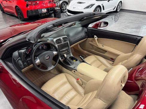 Used 2006 Chevrolet Corvette Convertible w/ Preferred Equipment Group RWD image 43