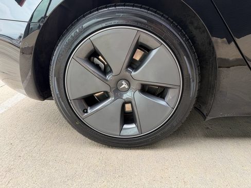 Used 2022 Tesla Model 3 Long Range AWD/4WD image 41