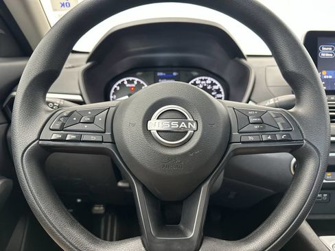 Used 2025 Nissan Altima 2.5 S FWD image 21
