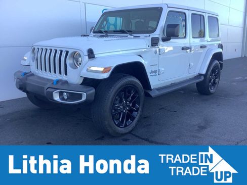 Used 2022 Jeep Wrangler Unlimited Sahara AWD/4WD image 1