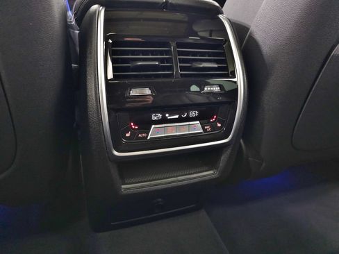 Used 2022 BMW X5 xDrive40i w/ M Sport Package AWD/4WD image 39