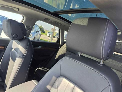 Used 2023 Audi Q5 2.0T Premium w/ Convenience Package image 25