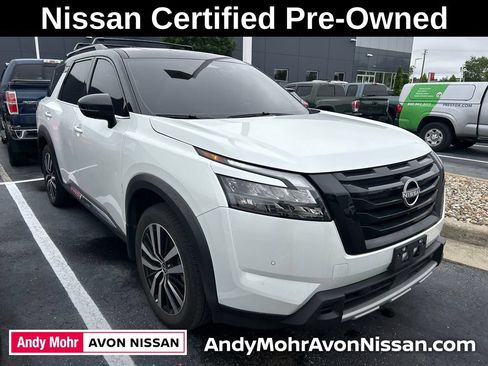 Certified 2025 Nissan Pathfinder Platinum w/ Black Appearance Package AWD/4WD image 1