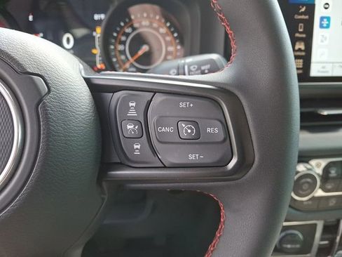 Used 2024 Jeep Gladiator Rubicon w/ Safety Group AWD/4WD image 26