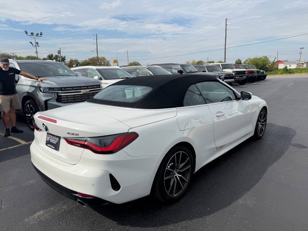 Used 2024 BMW 430i Convertible RWD image 3