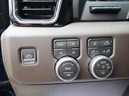 New 2026 GMC Sierra 2500 Denali w/ Denali Reserve Package AWD/4WD image 13