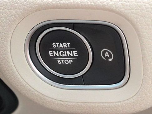 Certified 2021 Mercedes-Benz GLE 350 w/ Premium Package image 29