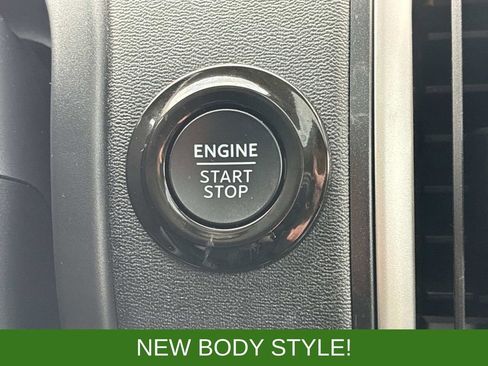 Used 2025 Ford Expedition Active image 33