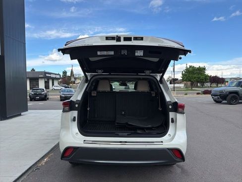 Used 2021 Toyota Highlander Limited AWD/4WD image 6