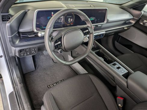 Certified 2025 Hyundai Ioniq 6 SE RWD image 23