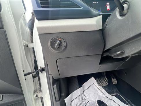 Used 2023 Volkswagen Taos SE image 12