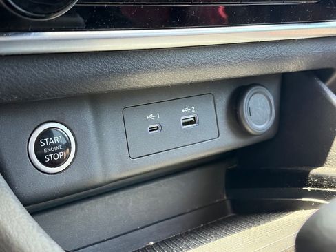 Used 2022 Nissan Rogue S FWD image 10