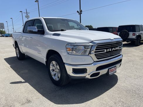 Used 2024 RAM 1500 Laramie AWD/4WD image 2