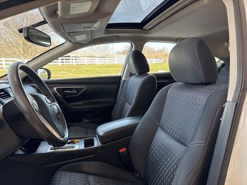Used 2016 Nissan Altima 2.5 SV w/ Convenience Package image 15