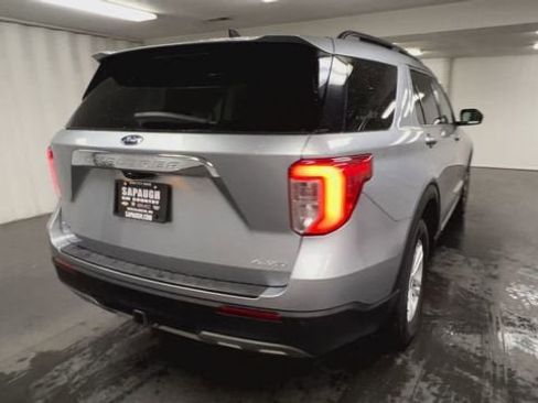 Used 2022 Ford Explorer XLT w/ Equipment Group 202A image 8