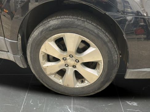 Used 2011 Subaru Outback 3.6R Limited image 14