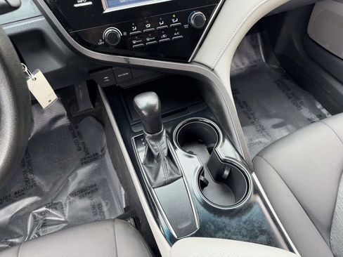 Used 2018 Toyota Camry LE FWD image 21