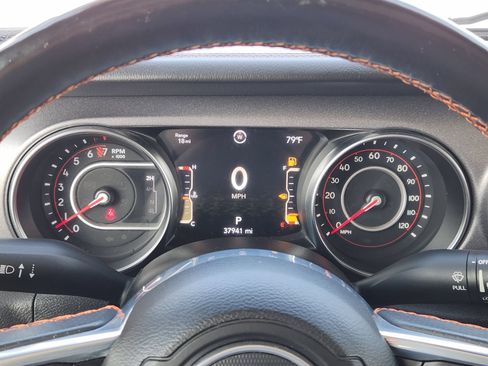 Used 2021 Jeep Gladiator Mojave AWD/4WD image 16