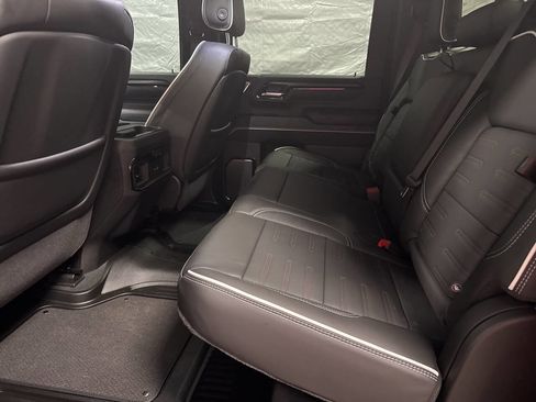 Used 2025 GMC Sierra 2500 AT4X image 10