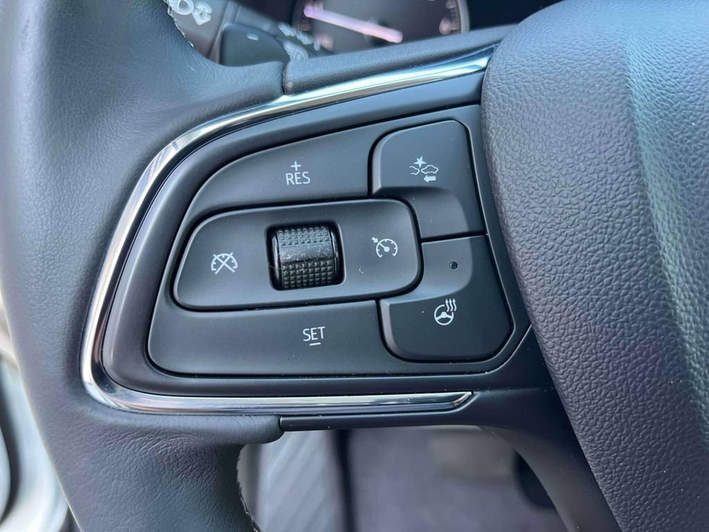 Certified 2022 Buick Envision Avenir w/ Technology Package II FWD image 31