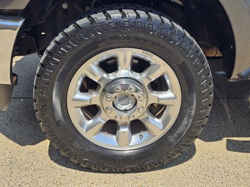 Used 2015 Ford F250 Lariat w/ Lariat Interior Package image 29