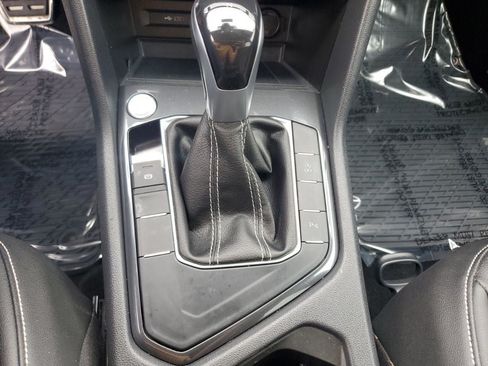 Used 2023 Volkswagen Tiguan SE R-Line FWD image 32