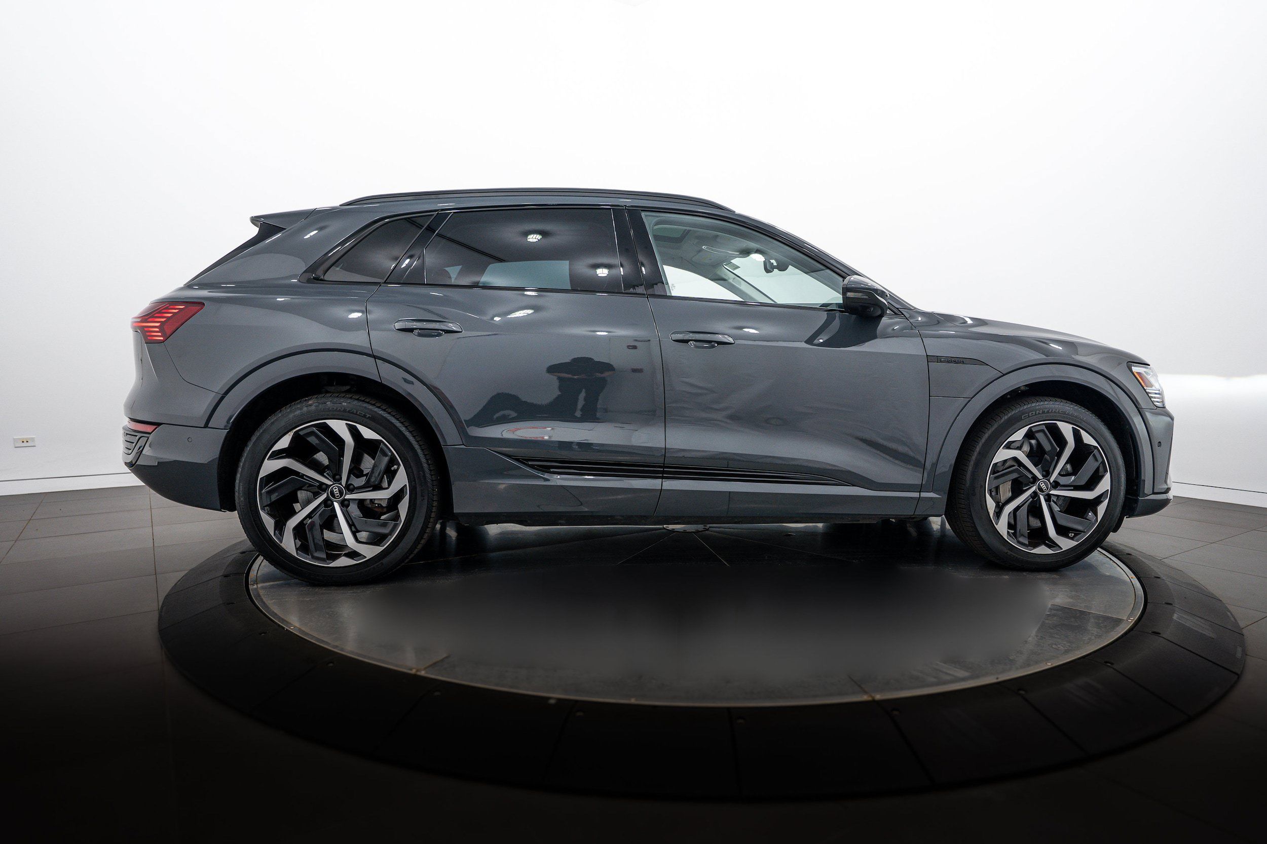 Certified 2024 Audi Q8 e-tron Premium Plus AWD/4WD image 3