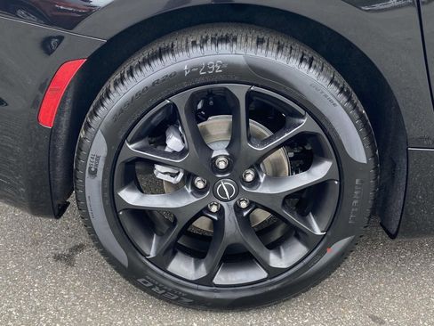 New 2026 Chrysler Pacifica Limited image 8