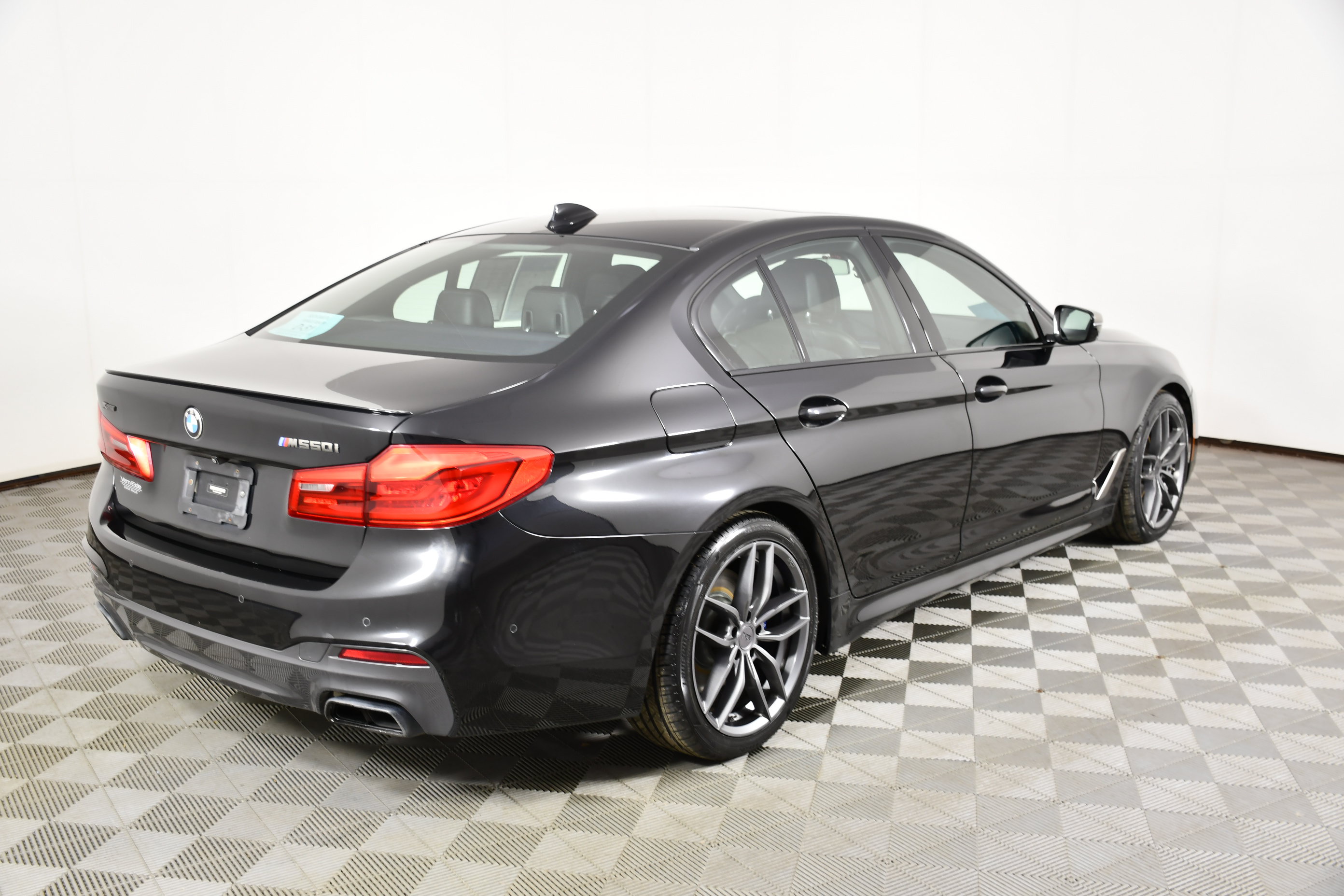 Used 2019 BMW M550i xDrive w/ Dynamic Handling Package AWD/4WD image 6