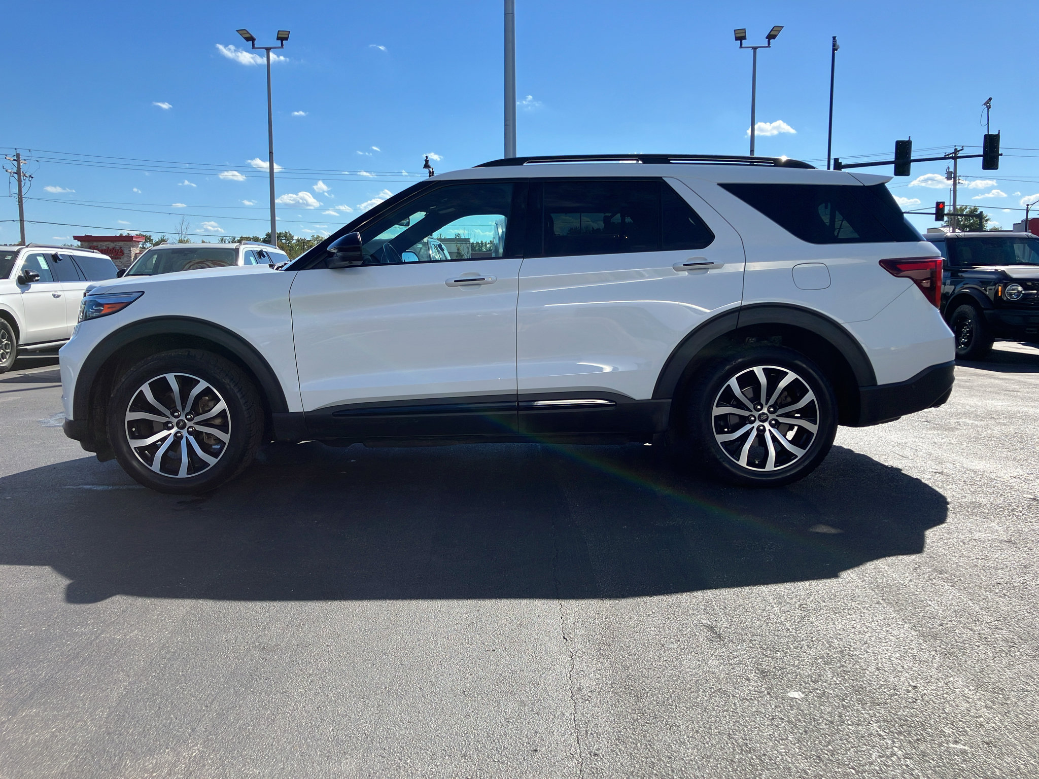 Used 2020 Ford Explorer ST w/ Premium Technology Package AWD/4WD image 3