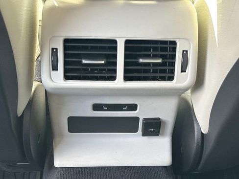 Used 2022 Land Rover Range Rover Velar R-Dynamic S image 15