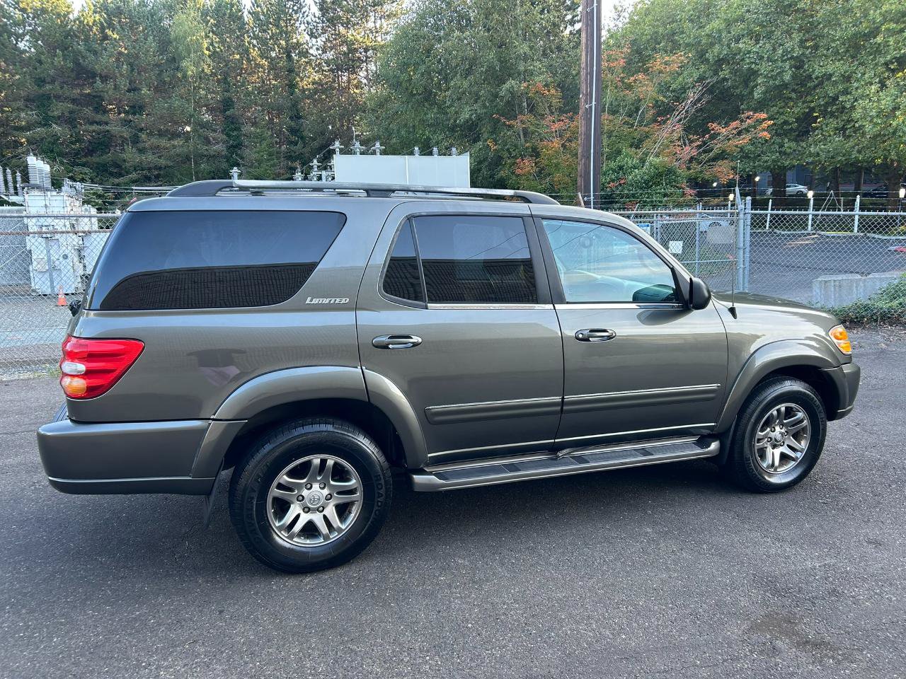 Used 2004 Toyota Sequoia Limited AWD/4WD image 4