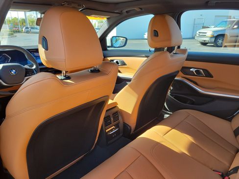 Certified 2025 BMW 330i Sedan w/ Convenience Package image 10