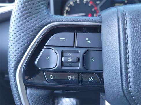 Used 2023 Toyota Tundra Limited w/ Power Package image 5