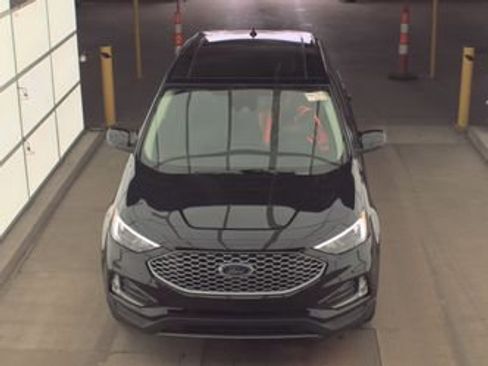 Used 2024 Ford Edge SEL w/ Convenience Package AWD/4WD image 2