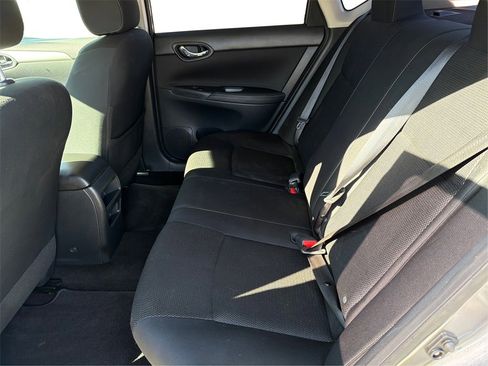 Used 2019 Nissan Sentra S image 11