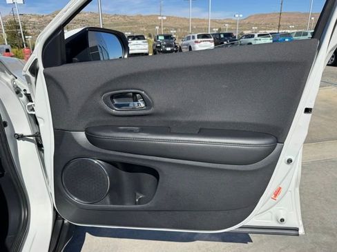 Used 2021 Honda HR-V EX image 42