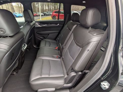 Used 2023 Cadillac XT6 Premium Luxury image 26