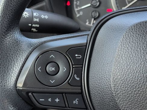 Used 2022 Toyota Corolla LE FWD image 20