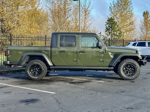 Used 2021 Jeep Gladiator Willys image 3