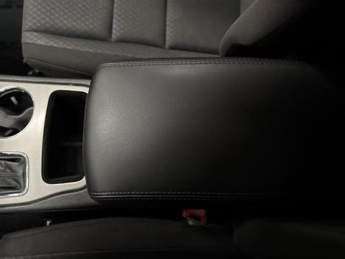 Used 2021 Jeep Grand Cherokee Laredo image 17