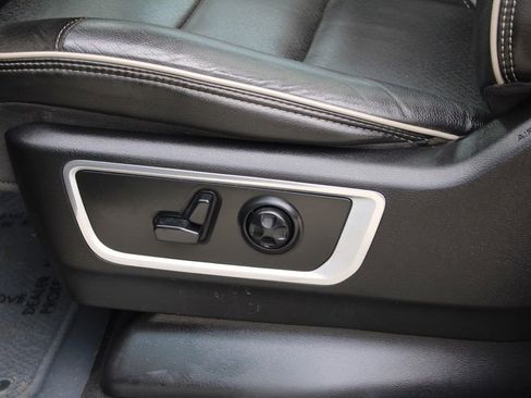 Used 2019 RAM 1500 Laramie image 17