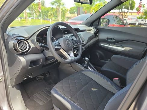 Used 2018 Nissan Kicks SV FWD image 15