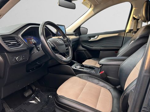 Used 2022 Ford Escape Titanium w/ Titanium Elite Package AWD/4WD image 10