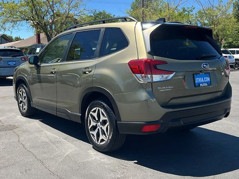 Certified 2024 Subaru Forester Premium AWD/4WD image 8