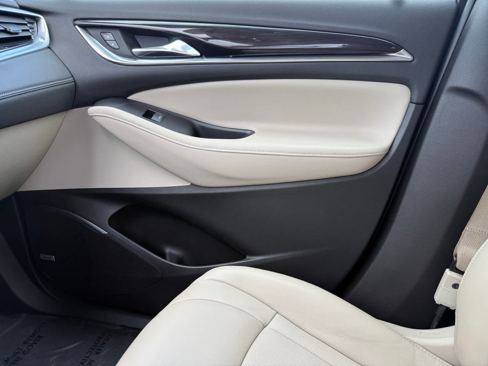 Used 2020 Buick Enclave Premium w/ Sun and Sites Package FWD image 22