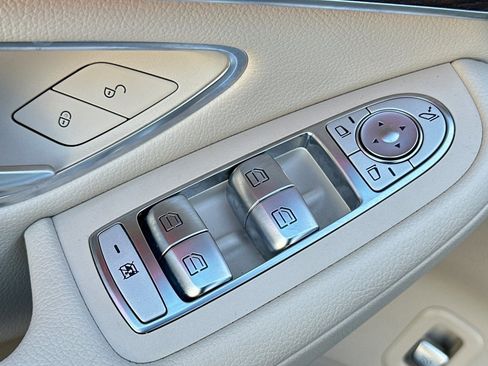 Used 2022 Mercedes-Benz GLC 300 image 12