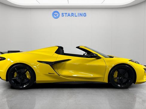 Used 2025 Chevrolet Corvette E-Ray w/ Stealth Interior Trim Package AWD/4WD image 9