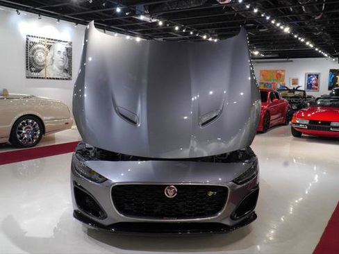 Used 2021 Jaguar F-TYPE R image 40