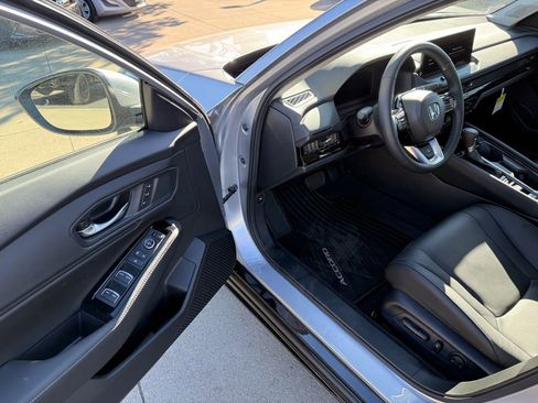 Certified 2025 Honda Accord Touring image 12